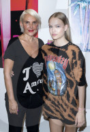 PEOPLE - Natascha Ochsenknecht bei der Finissage Die Welt in Farben von Natascha Ochsenknecht in Berlin