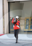 PEOPLE - Kourtney Kardashian wird von Paparazzi belagert