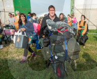 FEATURE - Vorbereitungen zum Glastonbury Festival 