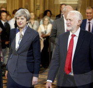 PEOPLE - London: Die Queen am 'State Opening of Parliament' 