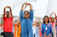 FEATURE - Welt  Yoga Tag