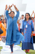 FEATURE - Welt  Yoga Tag