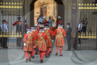PEOPLE -  London: Die Queen unterwegs zum House of Parliament