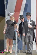 FEATURE - Ascot: Royals und Bunte Vögel am Pferderennen  