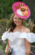 FEATURE - Ascot: Royals und Bunte Vögel am Pferderennen  