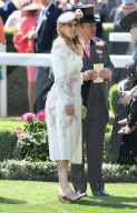 FEATURE - Ascot: Royals und Bunte Vögel am Pferderennen  