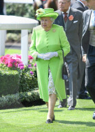FEATURE - Ascot: Royals und Bunte Vögel am Pferderennen  