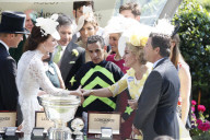 FEATURE - Ascot: Royals und Bunte Vögel am Pferderennen  