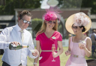 FEATURE - Ascot: Royals und Bunte Vögel am Pferderennen  