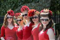 FEATURE - Ascot: Royals und Bunte Vögel am Pferderennen  