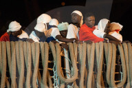 NEWS - Italien: Über 1000 neue Flüchtlinge in Sizilien gestrandet