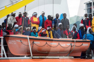 NEWS - Italien: Über 1000 neue Flüchtlinge in Sizilien gestrandet