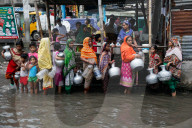 NEWS - WÃ¤hrend Europa austrocknet - ist in Bangladesh Land unter