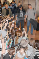 PEOPLE - Johnny Depp am Flughafen von Tokio