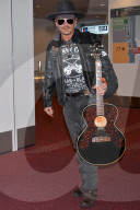 PEOPLE - Johnny Depp am Flughafen von Tokio