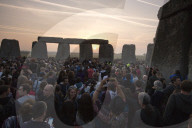 NEWS - Sommersonnenwende in Stonehenge (weitere Bilder)