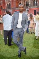 PEOPLE - London: Promis feiern an der Victoria and Albert Museum Summer Party