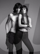 PEOPLE - Bella Hadid posiert für Nars 