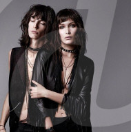 PEOPLE - Bella Hadid posiert für Nars 