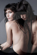 PEOPLE - Bella Hadid posiert für Nars 