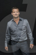PORTRAIT - Steve Zahn