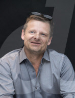 PORTRAIT - Steve Zahn
