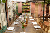 PEOPLE - London: Promis am 'Farms Not Factories' Bankett