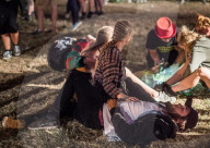 FEATURE - Glastonbury Festival: Stimmung am dritten Tag