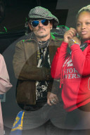 PEOPLE - Johnny Depp singt am Glastonbury Festival