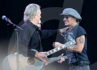 PEOPLE - Johnny Depp singt am Glastonbury Festival