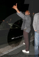 PEOPLE - Kanye West freut sich seine Freunde zu treffen