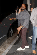 PEOPLE - Kanye West freut sich seine Freunde zu treffen