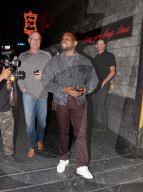 PEOPLE - Kanye West freut sich seine Freunde zu treffen