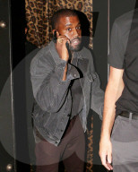 PEOPLE - Kanye West freut sich seine Freunde zu treffen