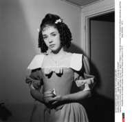 PARIS/FRANCE :  Isabelle Adjani in "L'Ecole des Femmes"