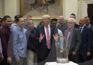 NEWS - Präsident Trump empfängt die Chicago Cubs im Weissen Haus