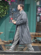 PEOPLE - Jamie Dornan auf dem Set zu "Dinner with Herve"