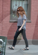PEOPLE - Julianne Moore im West Village unterwegs