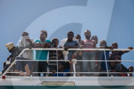 NEWS - Italien: Über 1200 Flüchtlinge in Salerno angekommen