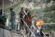 NEWS - Italien: Über 1200 Flüchtlinge in Salerno angekommen