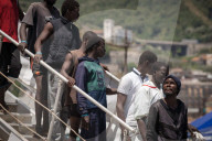 NEWS - Italien: Über 1200 Flüchtlinge in Salerno angekommen