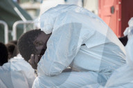 NEWS - Italien: Über 1200 Flüchtlinge in Salerno angekommen
