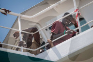 NEWS - Italien: Über 1200 Flüchtlinge in Salerno angekommen