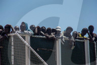 NEWS - Italien: Über 1200 Flüchtlinge in Salerno angekommen