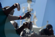 NEWS - Italien: Über 1200 Flüchtlinge in Salerno angekommen