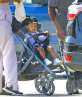 EXKLUSIV - Klein Saint West trägt die Baby Adidas Yeezy Boosts