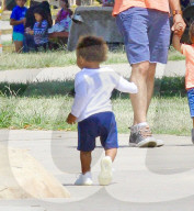 EXKLUSIV - Klein Saint West trägt die Baby Adidas Yeezy Boosts