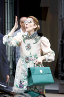 PEOPLE - Paradiesvogel Celine Dion verlÃ¤sst das Hotel in Paris