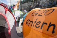 NEWS - G20-Gipfel: Protestwelle Demo auf der Alster