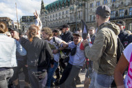 NEWS - G20-Gipfel: Protestwelle Demo auf der Alster